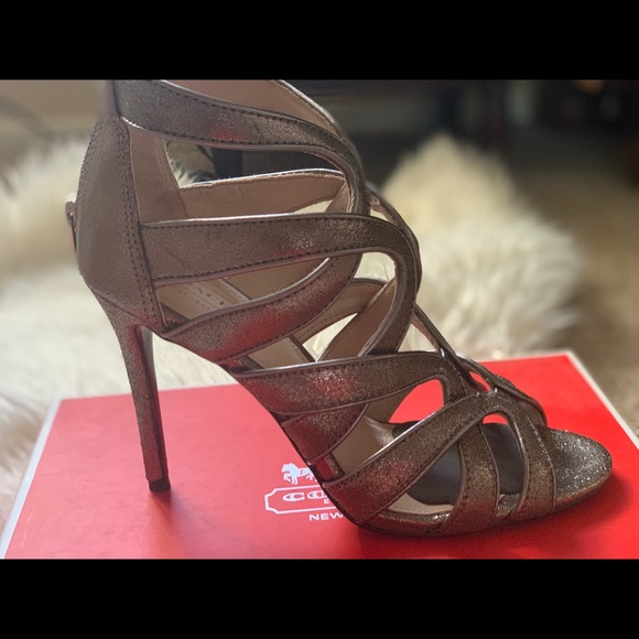 Coach Grey suede heels size 8 COACH - Picture 9 of 10